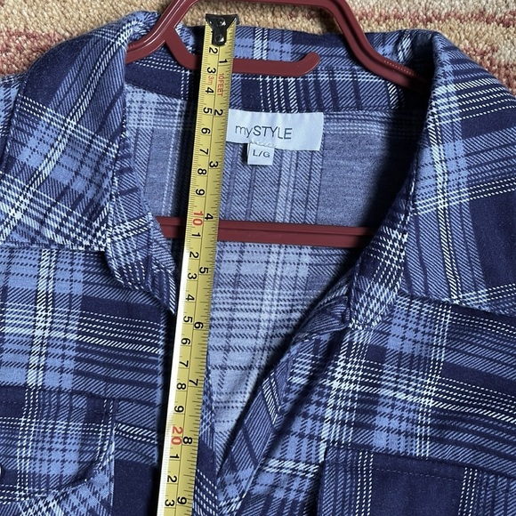 Blue and white plaid henley tee top soft polyester + spandex Large L women’s - Picture 5 of 8